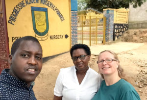 Britta Kollberg zu Besuch einer Microschool in Ruanda